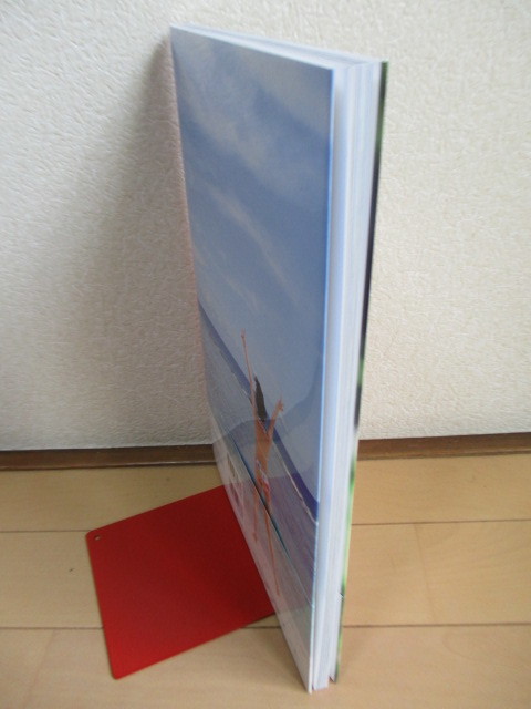 【サイン】 伊藤祐奈 1st写真集 「ゆうなのゆっ。」　撮影：中山雅文　2011年　東京ニュース通信社　初版　帯付　 アイドリング!!! 23号　_画像5