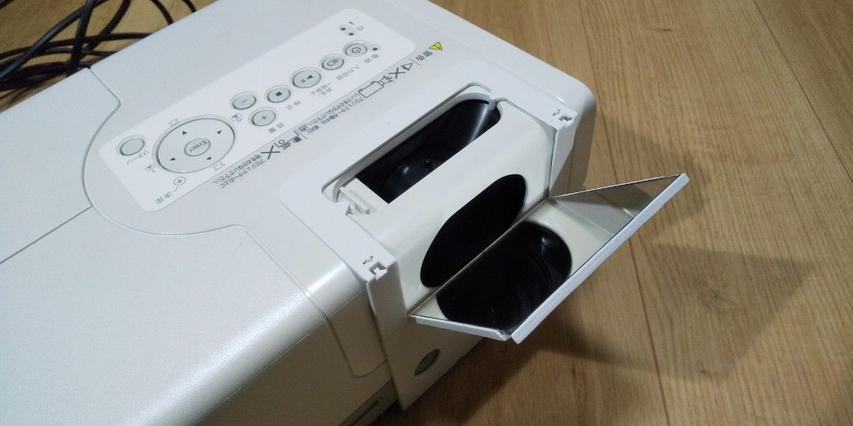 ★正常動作品★美品 ホームシアター スピーカー内蔵 一体型プロジェクター dreamio EPSON 