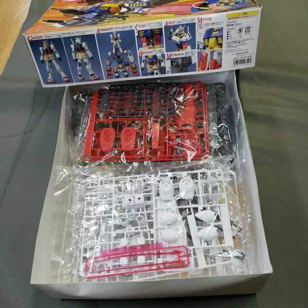 パーフェクトガンダム MG 1/100 プラモ狂四郎 赤バンダイ初版 パーフェクトガンダム MG 1/100 プラモ狂四郎 赤バンダイ初版