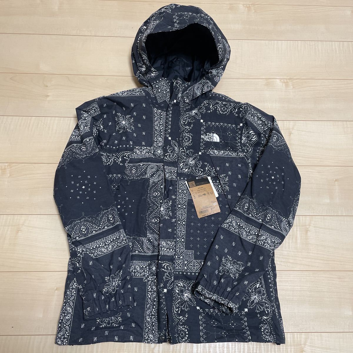 新品未使用　The North Face Novelty Scoop Jacket NP61845 ノースフェイス ノベルティー スクープ ジャケット バンダナリニューアル 黒 L_画像1