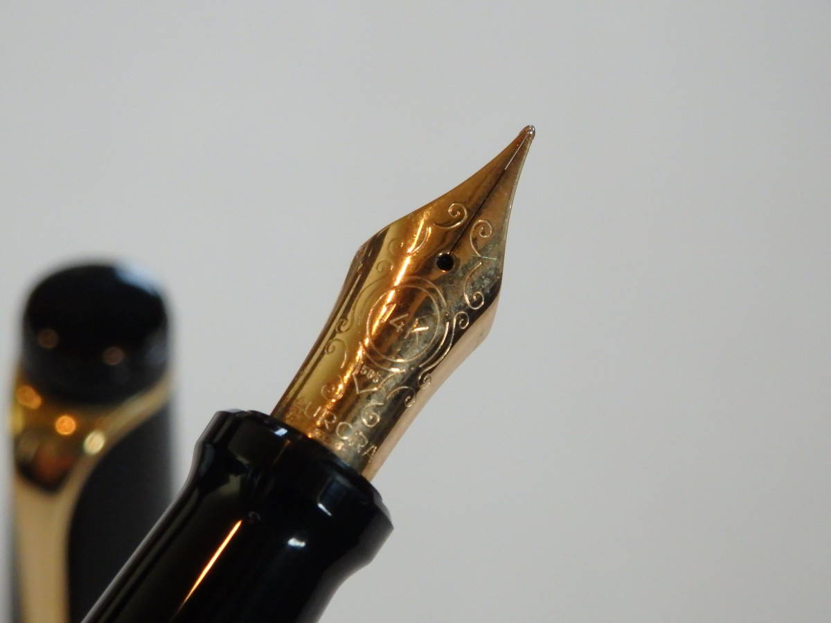 *[ beautiful goods ] Aurora Optima black GT fountain pen pen .:14K solid Gold F