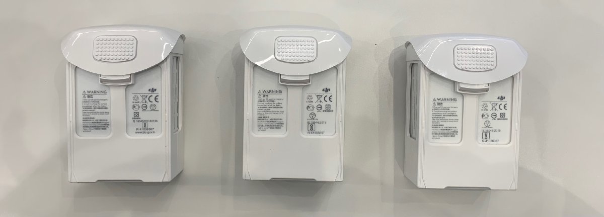 DJI Phantom 4 シリーズ用 バッテリー3本セット 充電回数0回 9回 14回 DJI Phantom 4 シリーズ用 バッテリー3本セット 充電回数0回 9回 14回