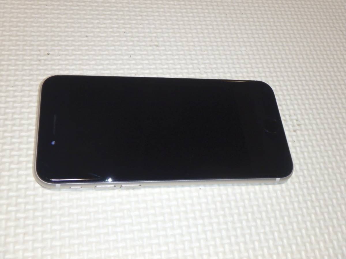 送料無料 アップル Apple iPhone SE3 第3世代 MMYD3J/A 64GB 難あり_画像3