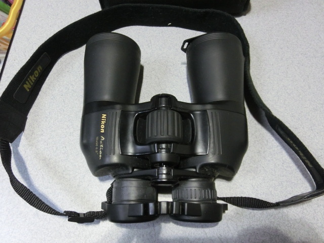 日本最大のブランド 双眼鏡 Nikon aculon 10x50 6.5゜10倍50口径 実働