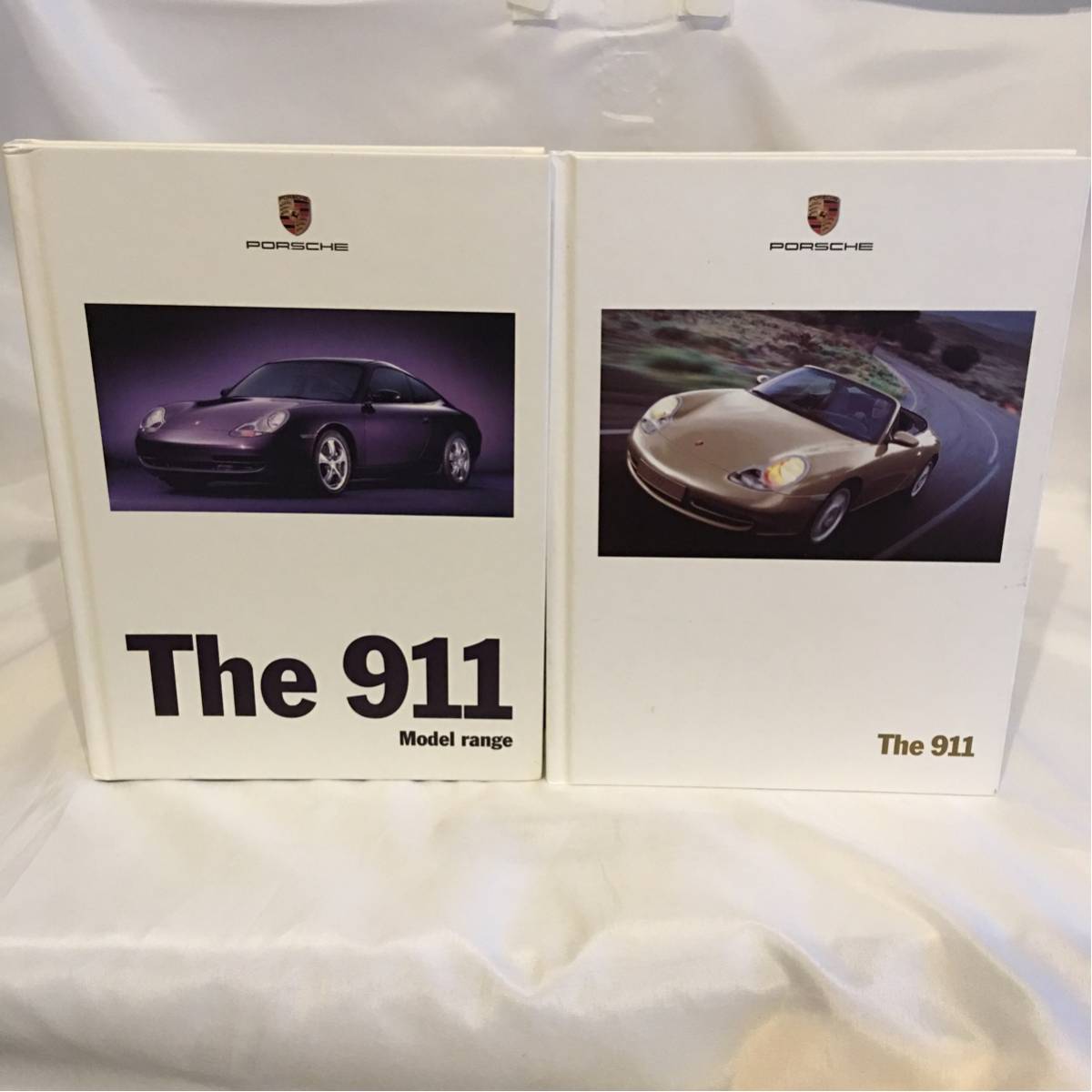 希少 PORSCHE The 911 Model Range 日本語版 & 英語版 セット ハードカバー カタログ 996 ポルシェ カレラ4 カブリオレ 本