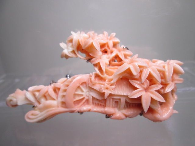 【江月】銀製 本珊瑚 8,3cm水車に紅葉彫刻の帯留め 41,11g