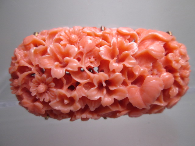 【江月】アンティーク・K18 本珊瑚細密彫刻小花の帯留め 15,56g