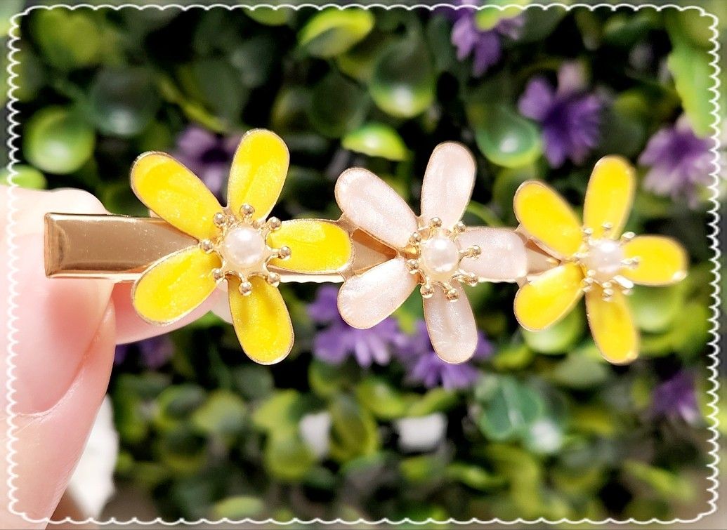 大人可愛い華やかflowerパールのヘアクリップ　イエロー　黄色　ハンドメイドアクセサリー　大人女子　花　プレゼント　ラッピング