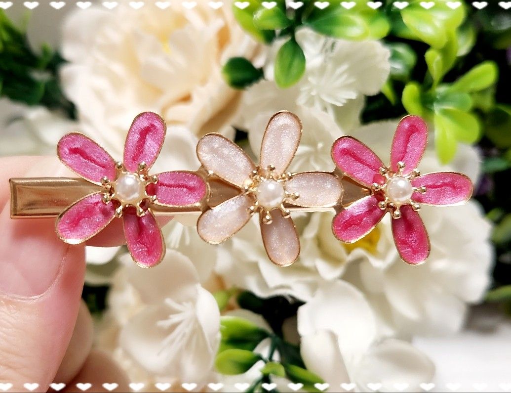 大人可愛い華やかflowerパールのヘアクリップ　ピンク　女子力　ハンドメイドアクセサリー　プレゼント　ギフトラッピング　花　限定