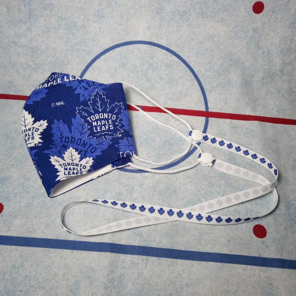 日本国内から発送★NHL Toronto Maple Leafs トロントメープルリーフス ロゴ柄 マスクカバー スッキリ型 ハンドメイド カナダ製 _ストラップは付きません