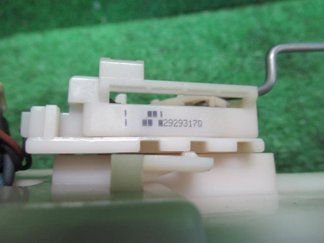 ハイゼット LE-S320V フューエルポンプ カーゴスペシャル W20 オフホワイト 220589_画像3