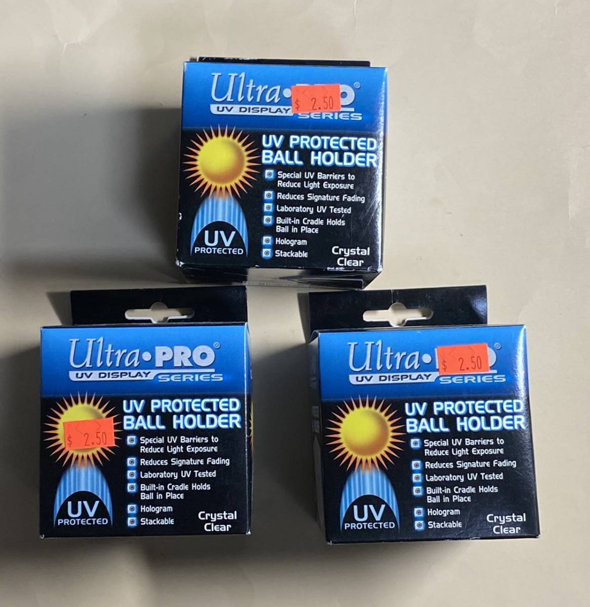 Ultra Pro UV Protected Ball Holder 紫外線防止　MLB ボールケース　野球　アメリカ発売_画像1