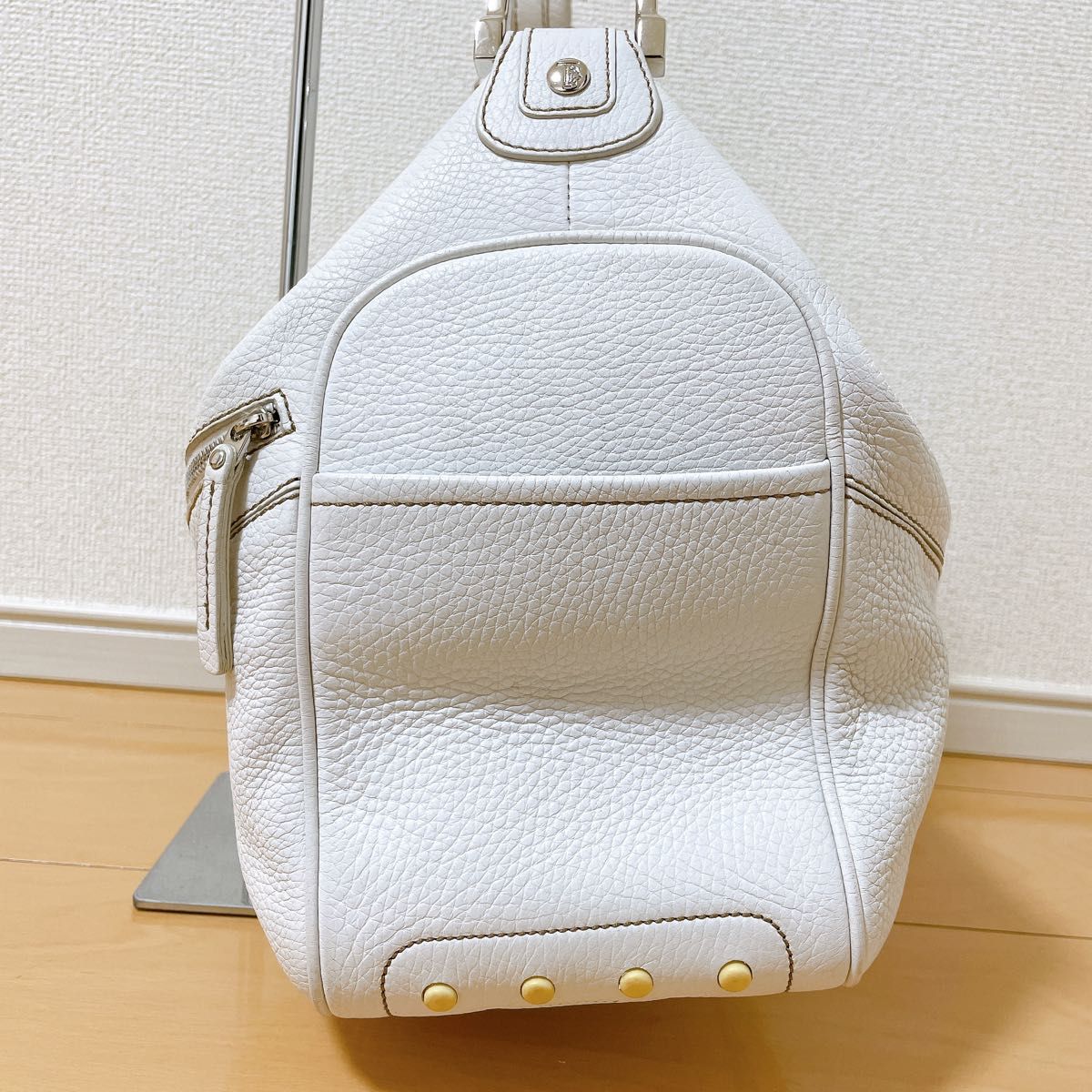 低価格 TOD'S トッズ レザーハンドバッグ ショルダーバッグ 白