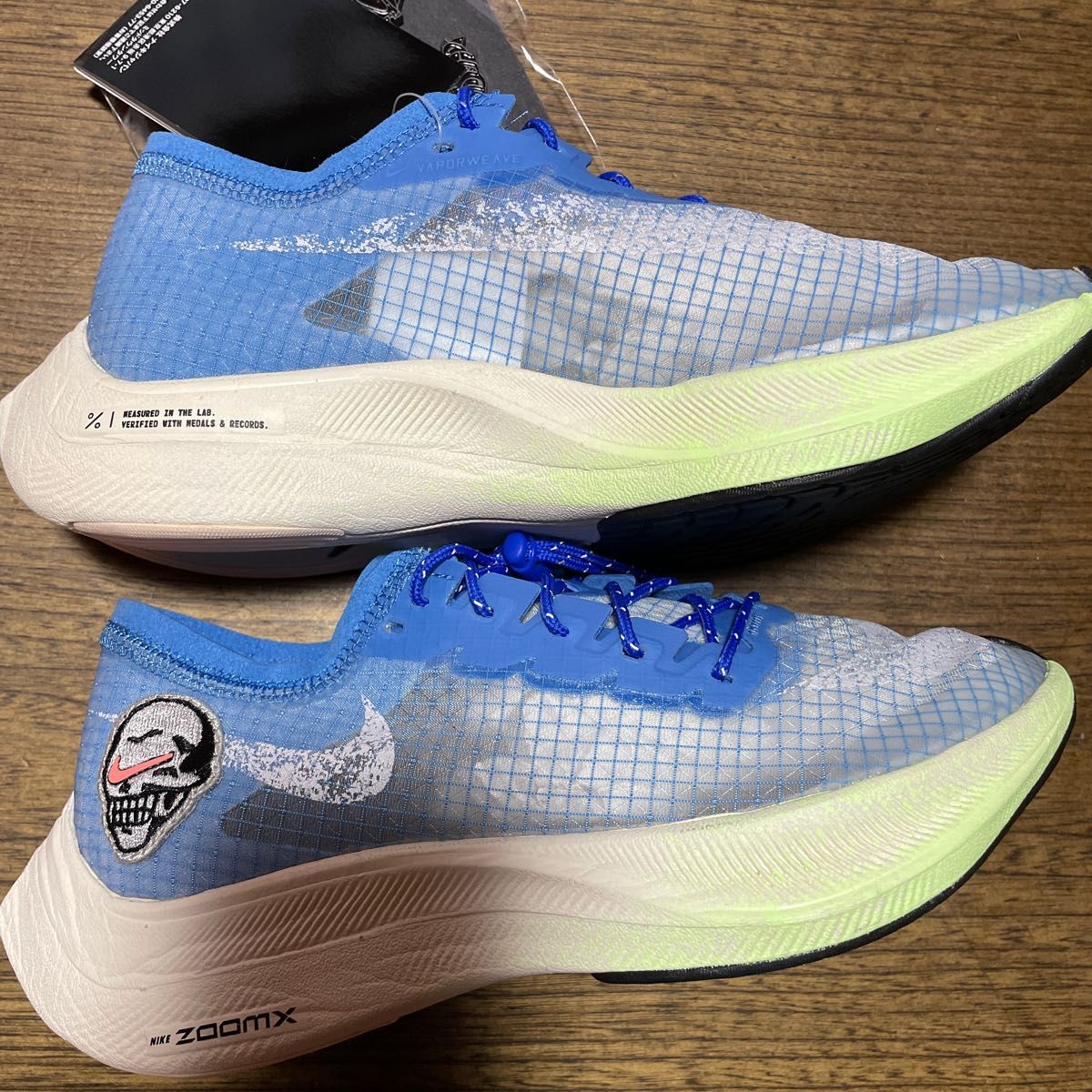 NIKE ズームX ヴェイパーフライネクスト% 22、5cm ナイキ ピンバッジ付き