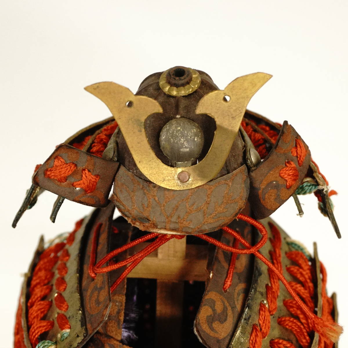 貴重! 明治〜大正期 五月人形 鎧飾り 甲冑兜 高さ26cm 元箱付き 時代を超えた味わいたっぷり日本のアンティーク IKT411_画像7