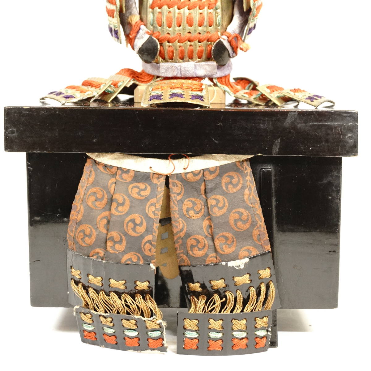 貴重! 明治〜大正期 五月人形 鎧飾り 甲冑兜 高さ26cm 元箱付き 時代を超えた味わいたっぷり日本のアンティーク IKT411_画像3