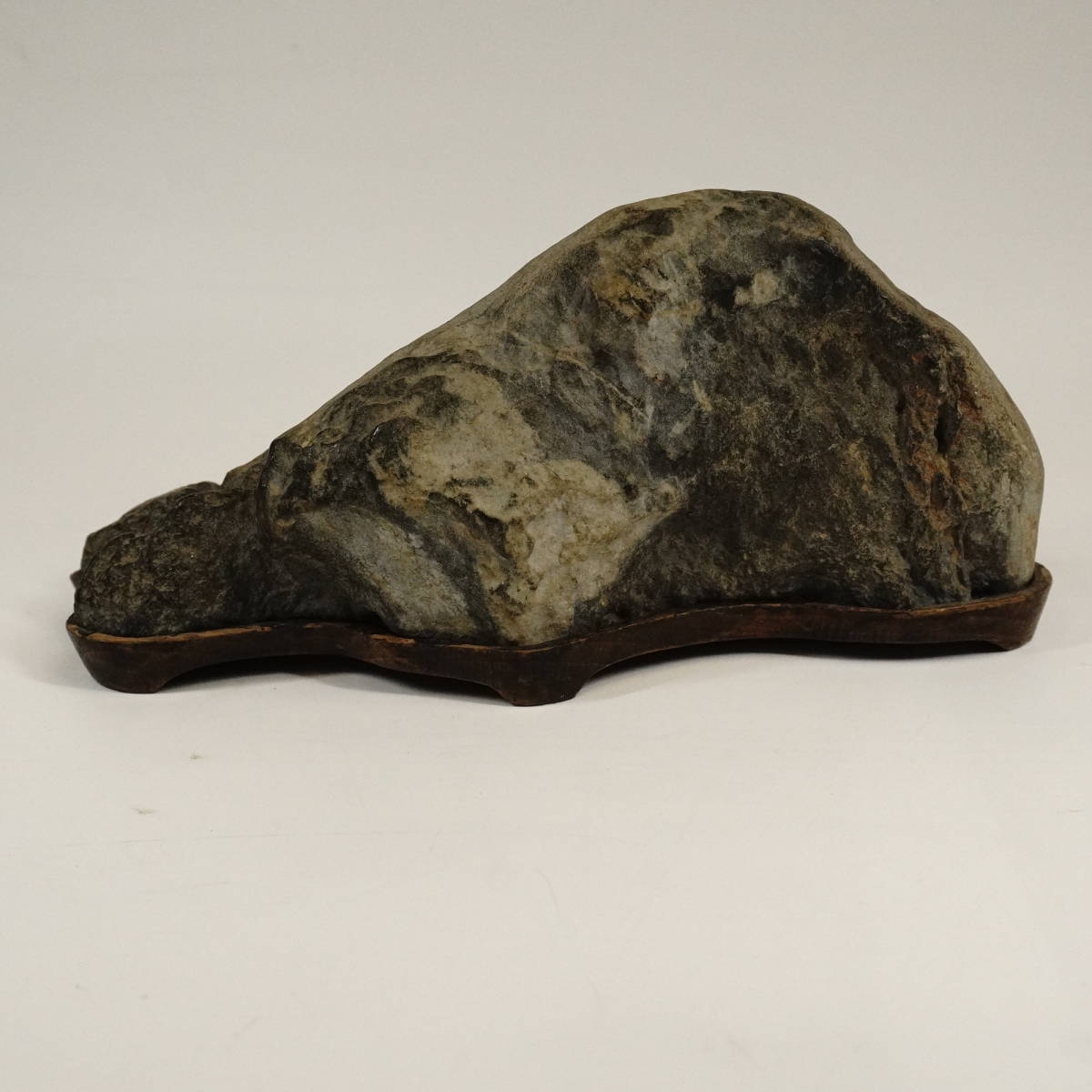 ヤフオク! - 天然石 置物 山脈型 磨き石 台座付オブジェ 水石 盆石