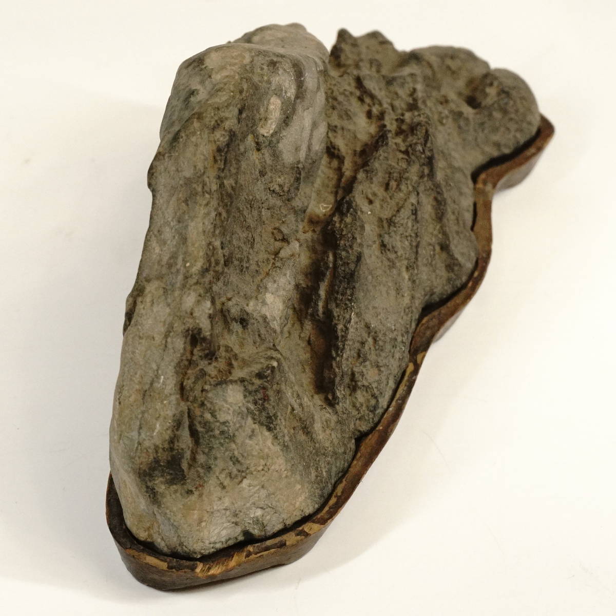 ヤフオク! - 天然石 置物 山脈型 磨き石 台座付オブジェ 水石 盆石