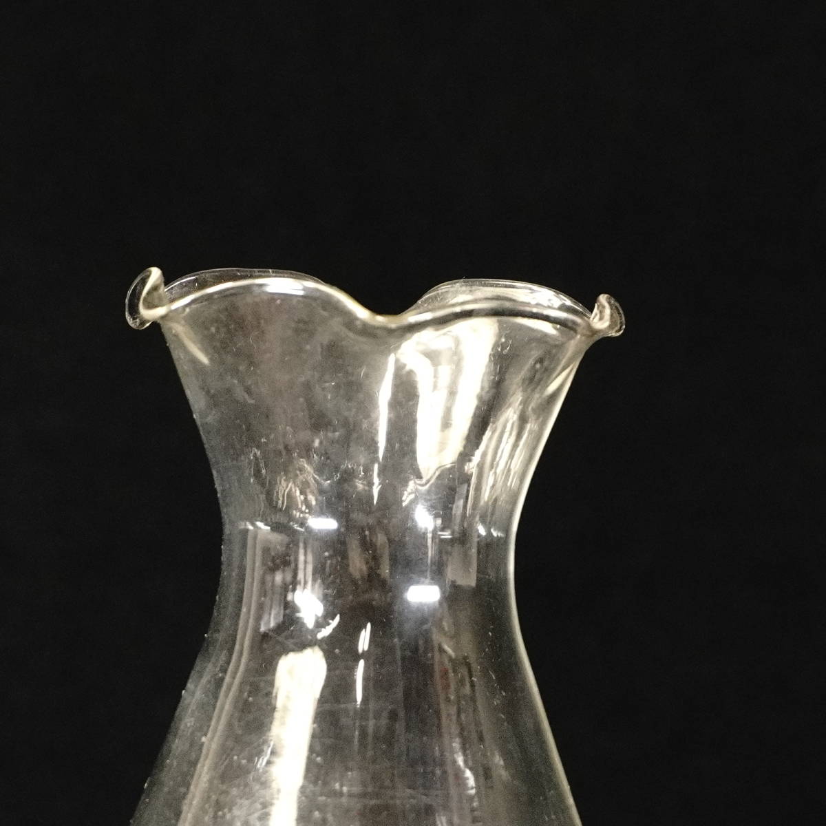昭和ビンテージ オイルランプ 豆ランプ 気泡入り 鋳造ガラス 直径6cm高さ19.5cm 古びた味わい、レトロなアンバーカラーが素敵です！ IKT411_画像3