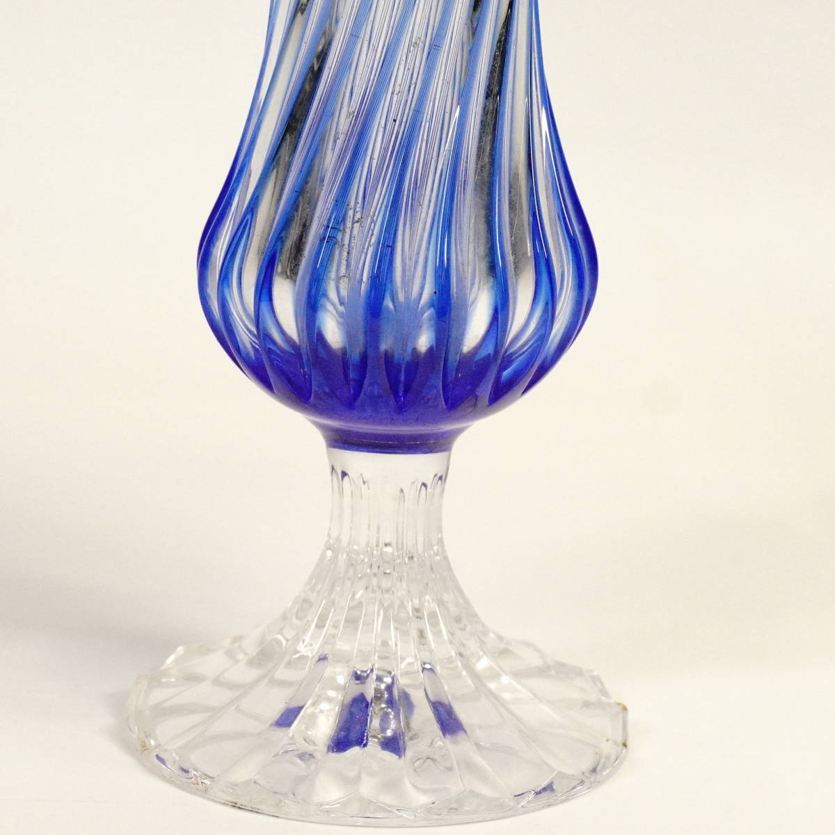 ビンテージ フランス製 Cristal D’Arques クリスタルダルク ツイストフラワーベース ブルー 花瓶 直径10cm 高さ22cm IKT411_画像5