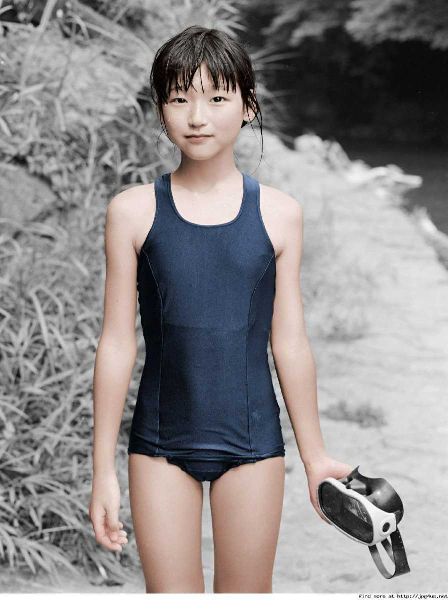 ジュニアアイドル　スクール水着 