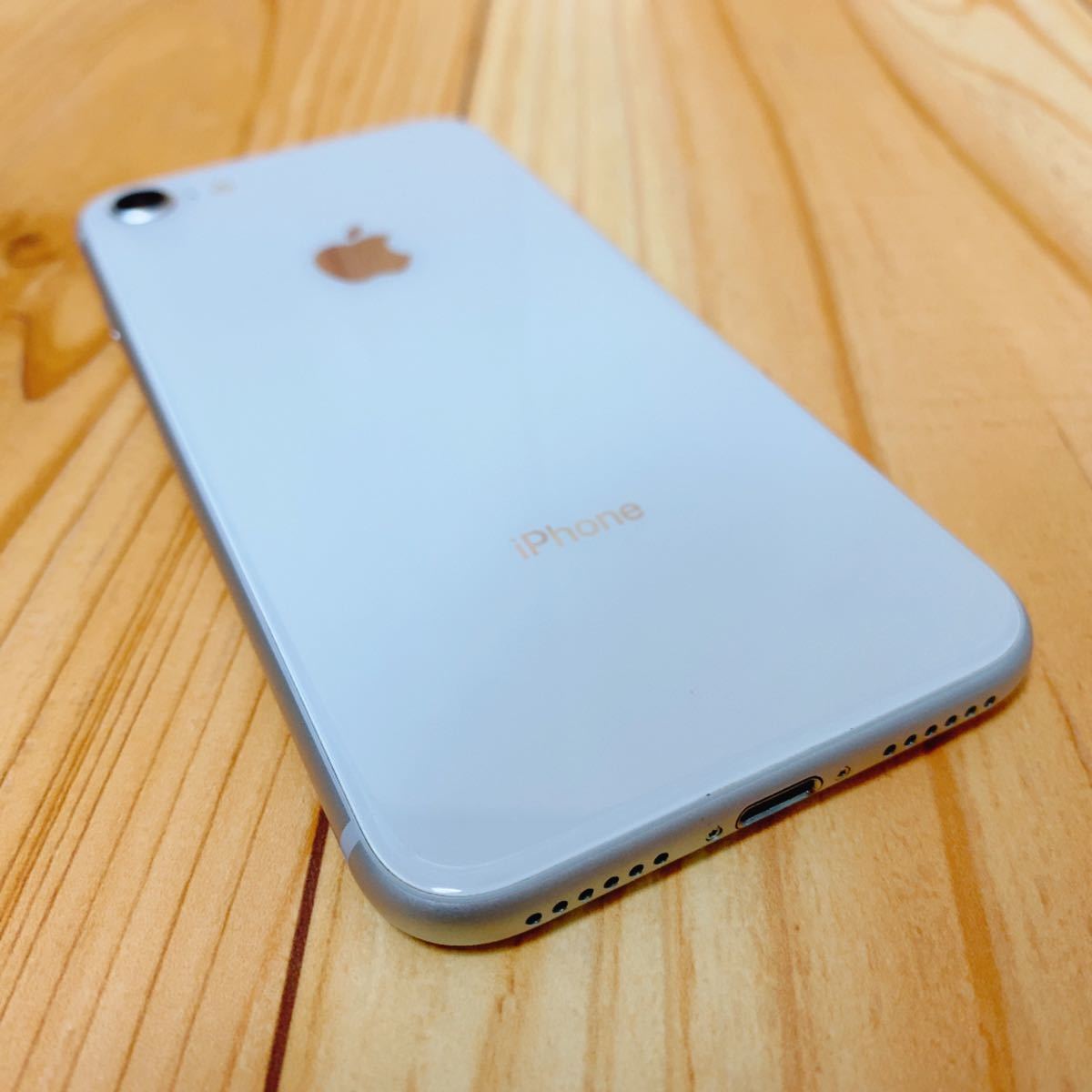 SIMフリー iPhone8 64GB シルバー 新品電池交換済-