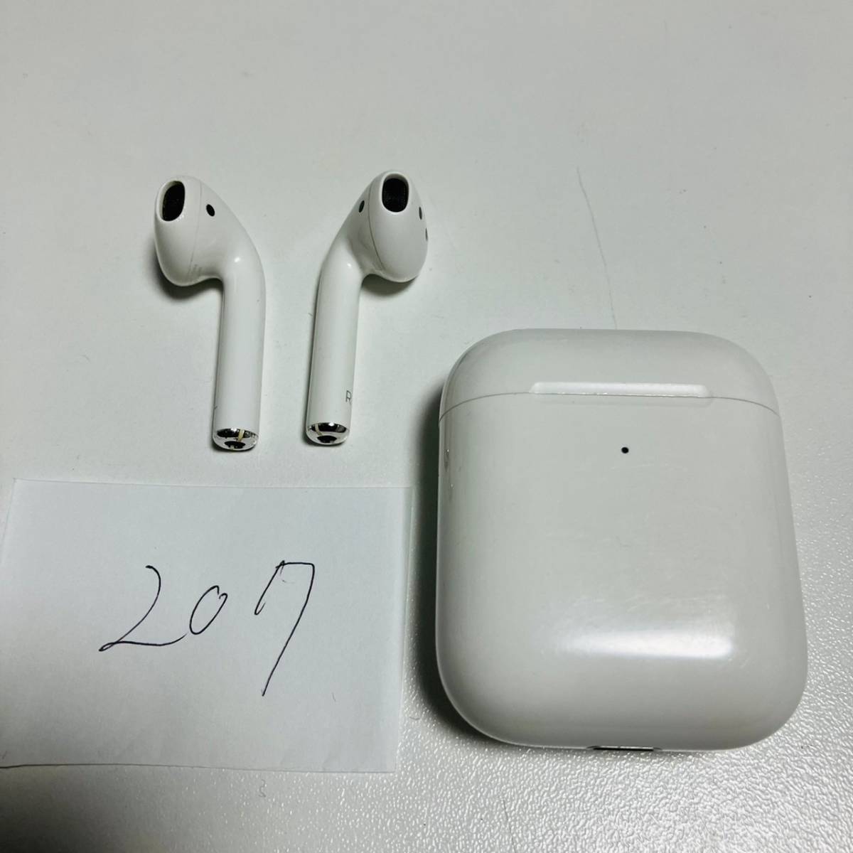 送料無料 最安 動作確認済み Apple AirPods A1938 A2031 A2032 第2世代 アップル ワイヤレスイヤホン 207