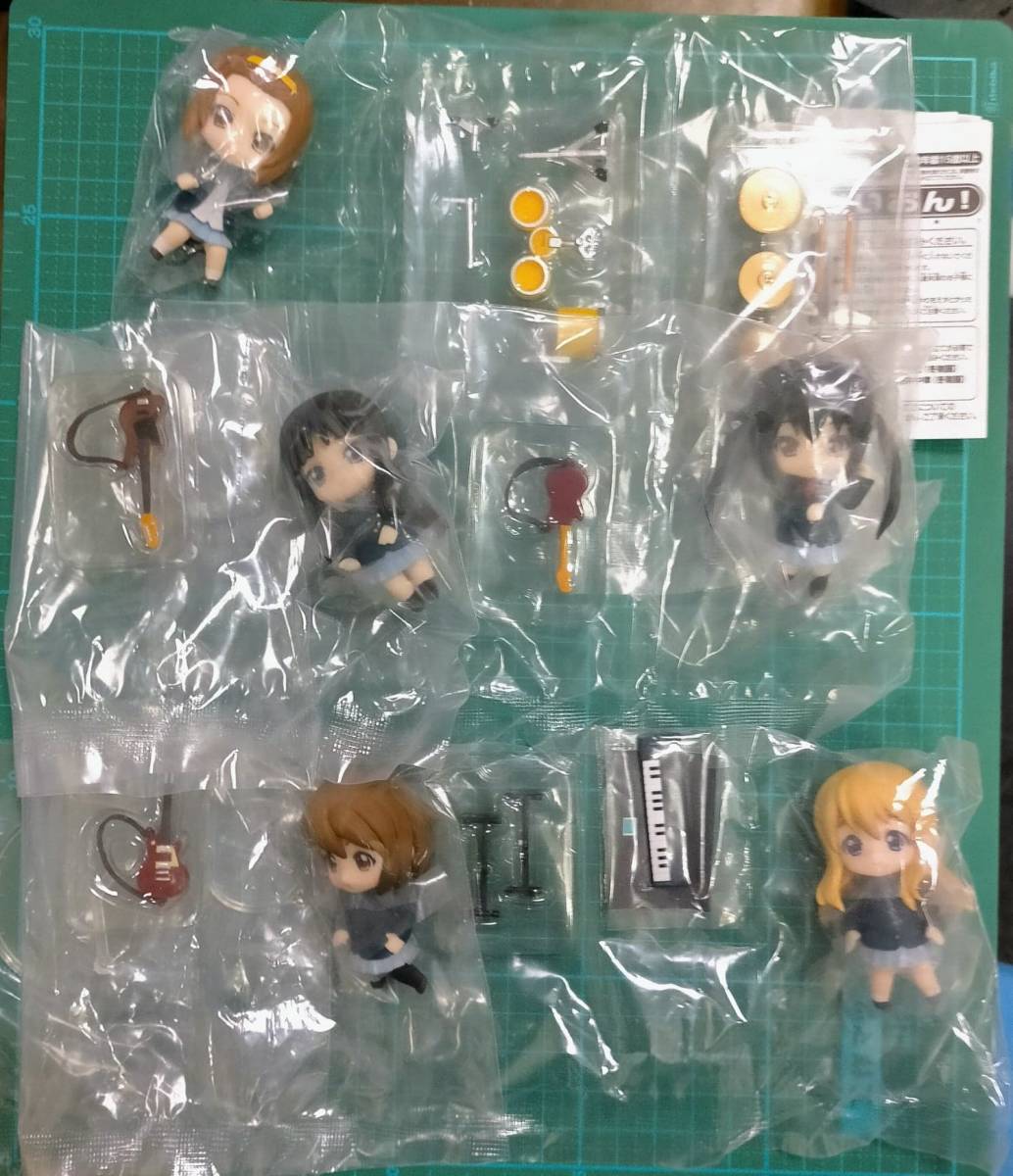 ねんどろいどぷち けいおん! 平沢唯 秋山澪 琴吹紬 田井中 中野梓 K-ON! Nendoroid Petite Yui Hirasawa Mio Akiyama Azusa Nakano Figureフィギュア