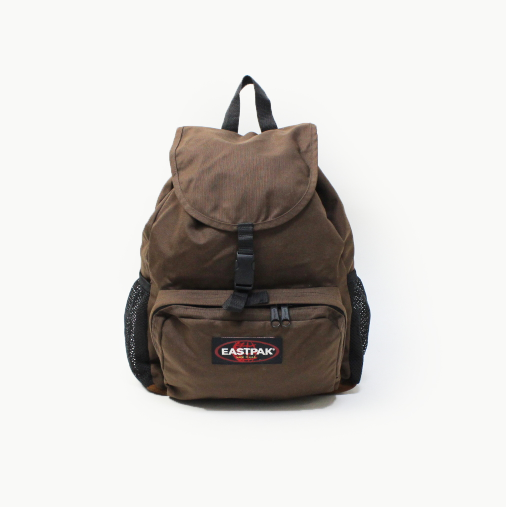 【2022春夏新作】 フラップ レザーボトム EASTPAK VINTAGE 90s 80s USA製 デイパック アメリカ製 ビンテージ バックパック レア ブラウン リュック リュックサック、デイパック 【2022春夏新作】 フラップ レザーボトム EASTPAK VINTAGE 90s 80s USA製 デイパック アメリカ製 ビンテージ バックパック レア ブラウン リュック リュックサック、デイパック