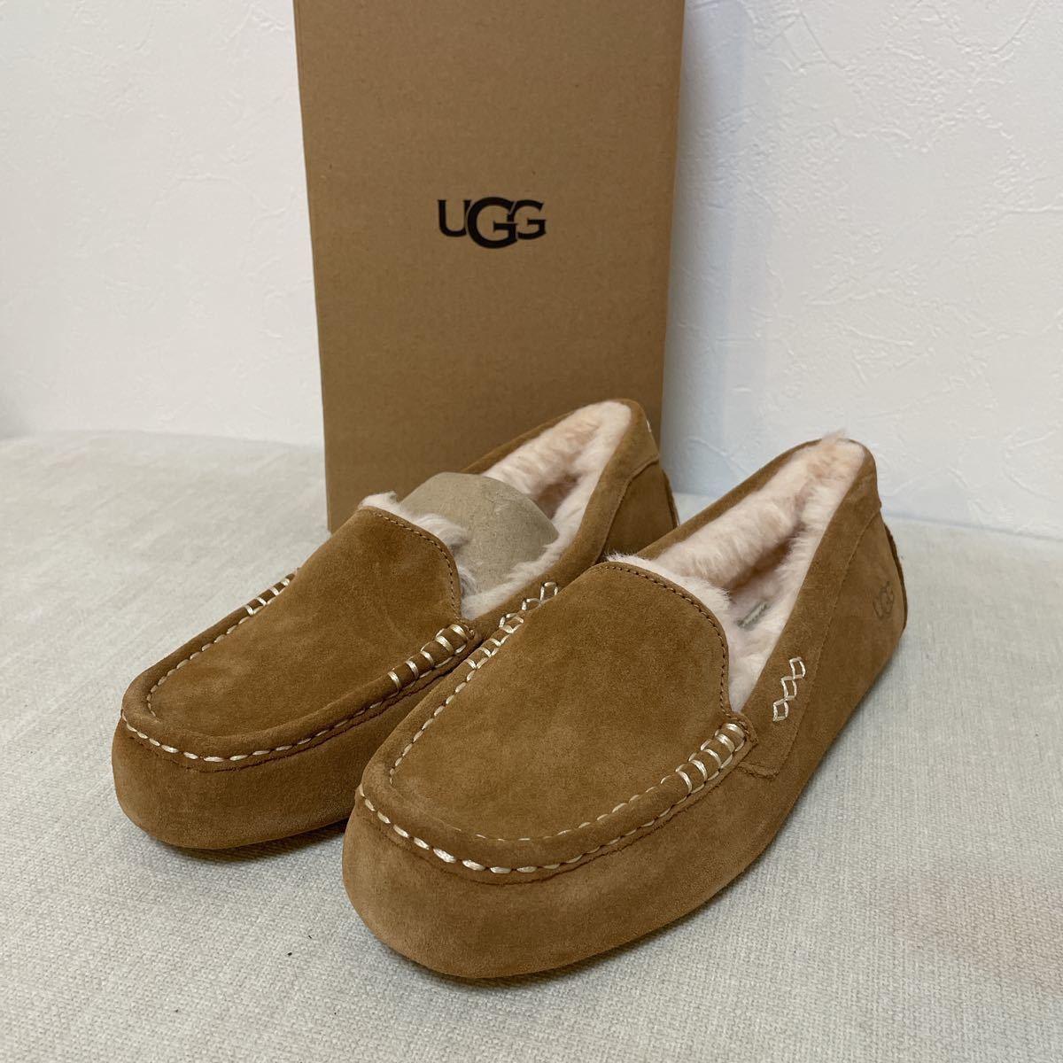 【UGG】ANSLEY ウールボアスリッポン ローファー モカシン アンスレー　25センチ　サイズ　8