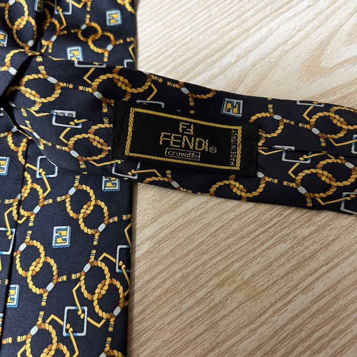 美品 FENDI フェンディ ネクタイ シルク100% ハイブランド 美品 FENDI フェンディ ネクタイ シルク100% ハイブランド