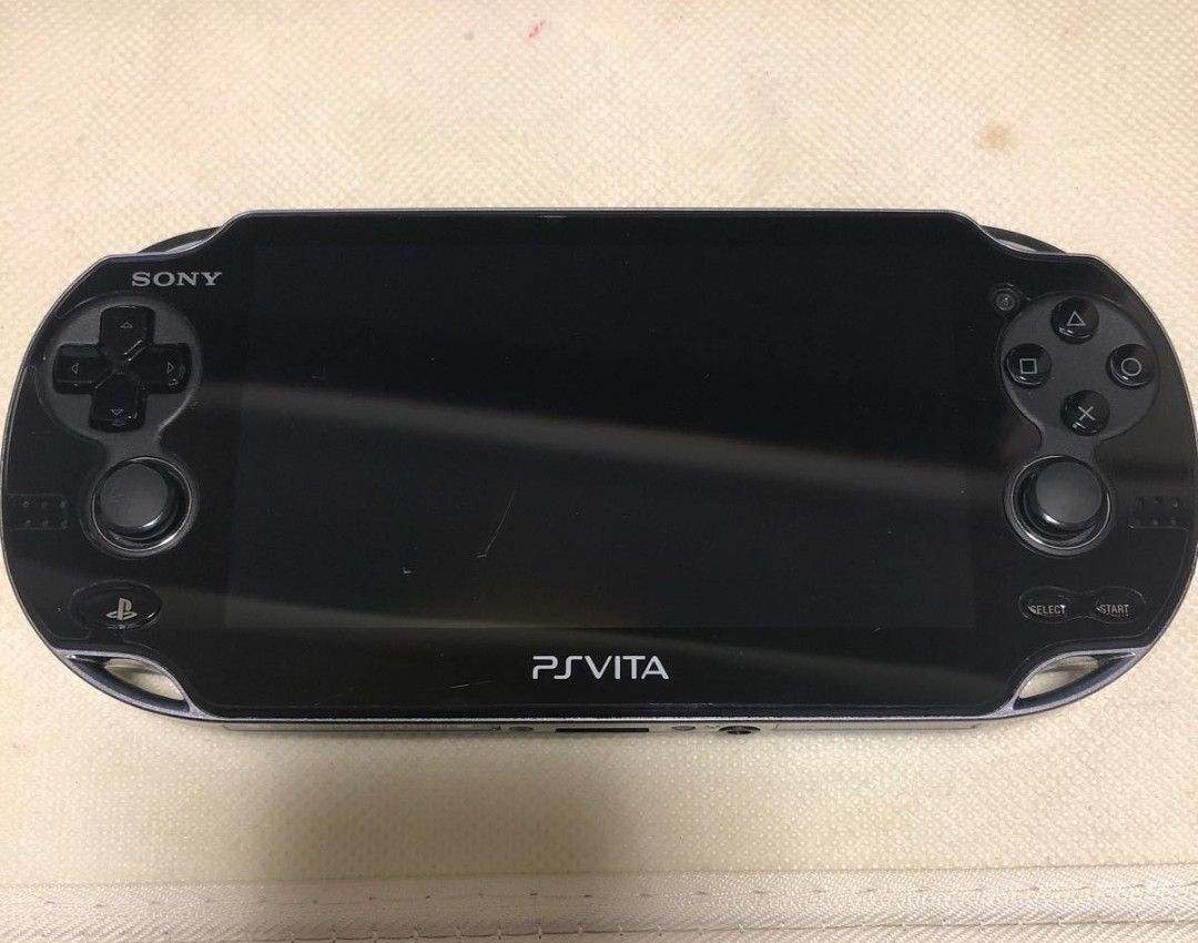 PS Vita PCH-1100 ブラック メモリーカード8GB付き｜PayPayフリマ