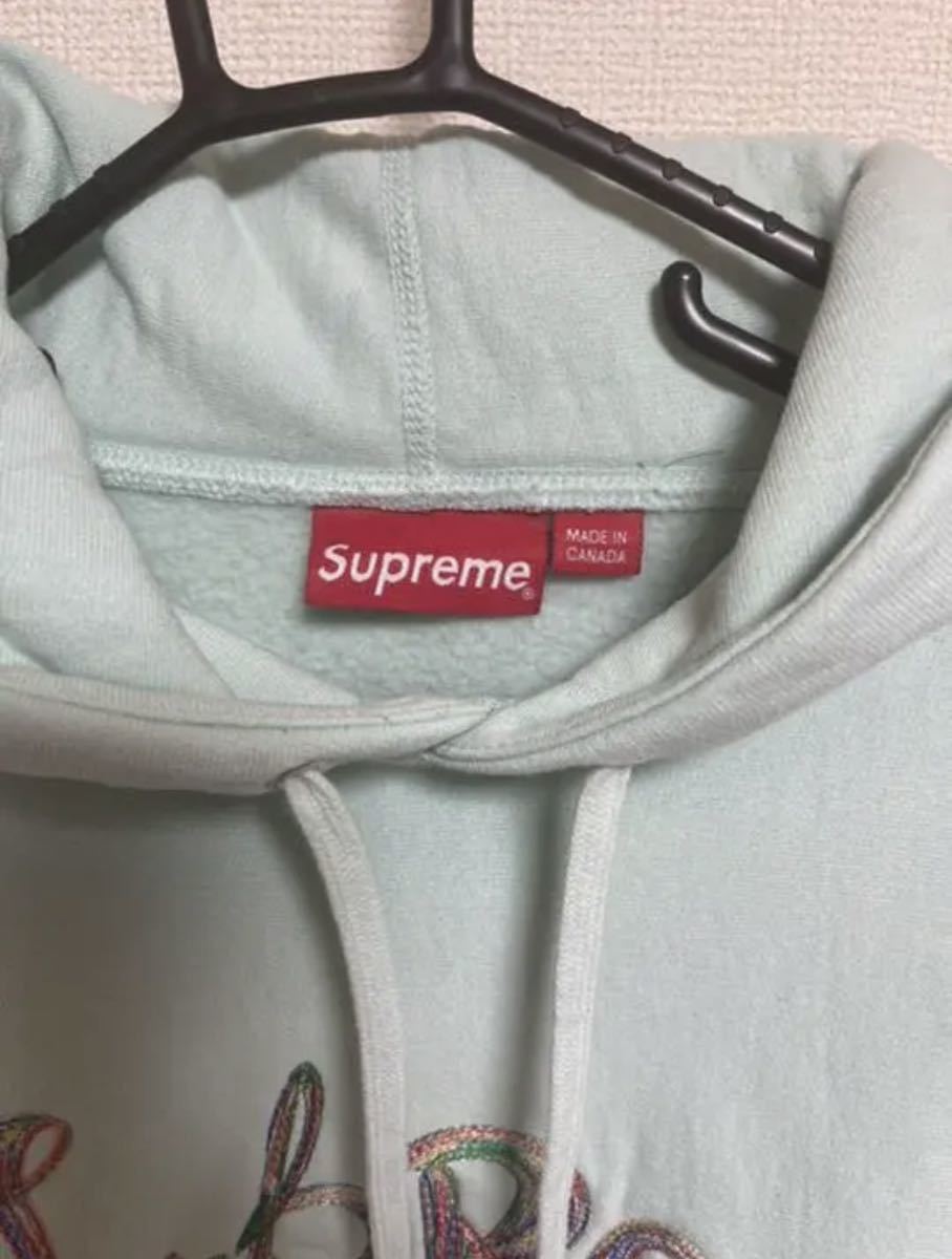 大人気商品 【M】supreme 17aw 刺繍ロゴフーディー 水色 - 通販