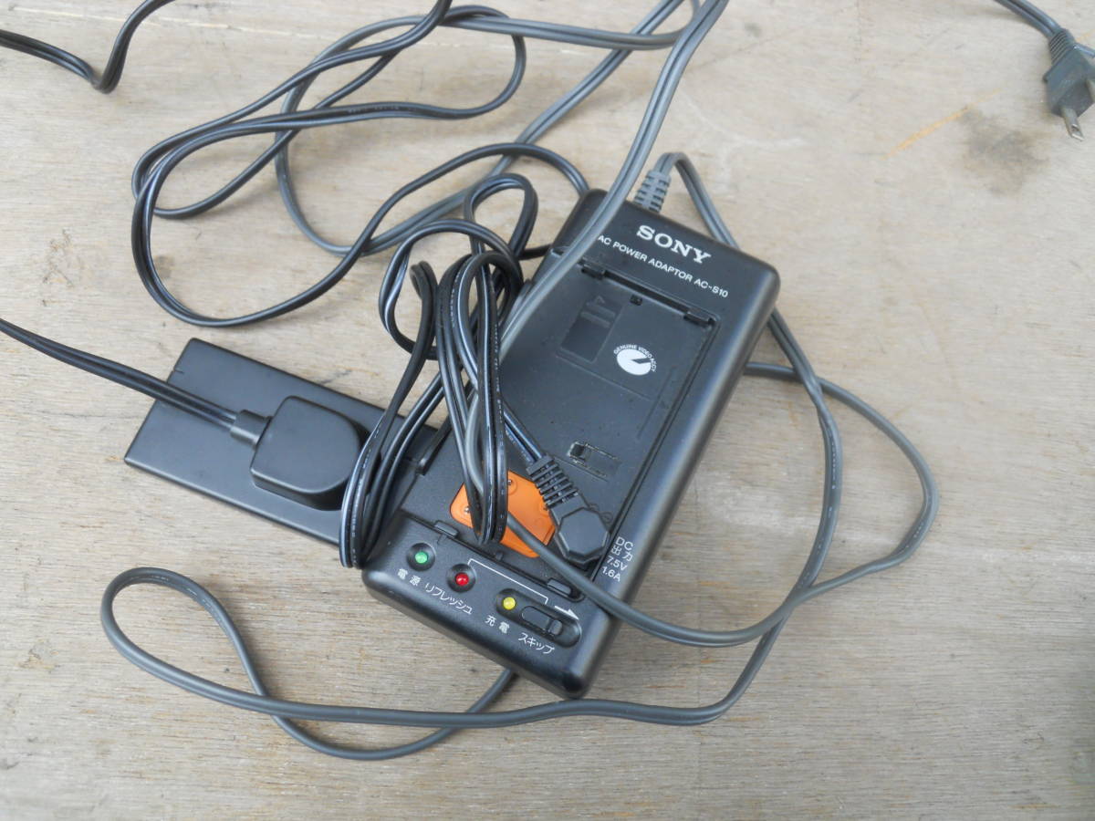 M9069 SONY AC POWER ADAPTOR AC-S10 ビデオカメラ用 電源アダプター 電源チェック済 レターパック520円発送　(0411)_画像1