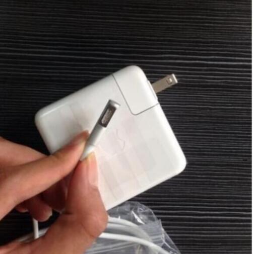 新品 純正 Apple MacBook A1181 MB881J/A (13インチ, Early 2009) 60W MagSafe 電源 ACアダプター (L 型コネクタ)充電器_画像1