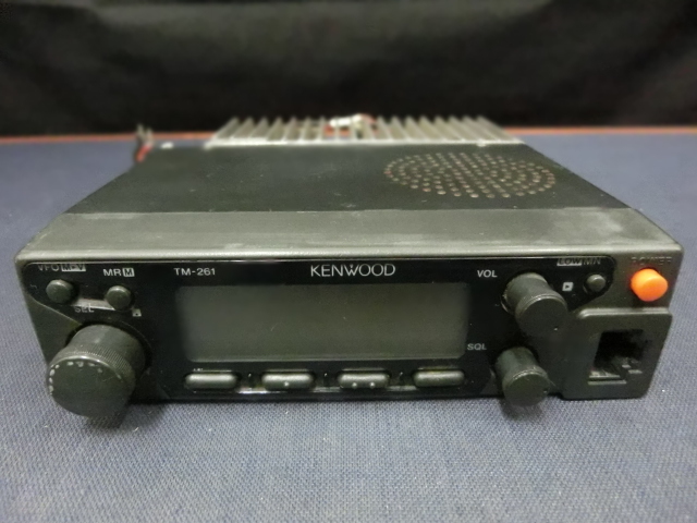 中古品 通電確認のみ KENWOOD ケンウッド 無線機 TM-261A モービル_画像1