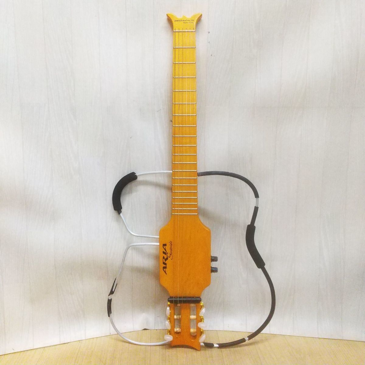 10800円購入 品 【人気急上昇】 シンソニード(トラベルギターに最適