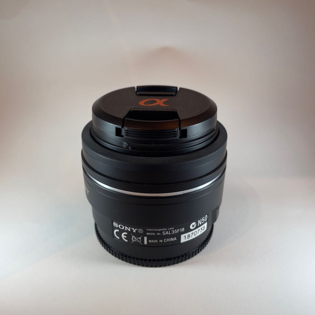 宅配便送料無料 【ほぼ新品】SONY AマウントレンズDT 35mm F1.8