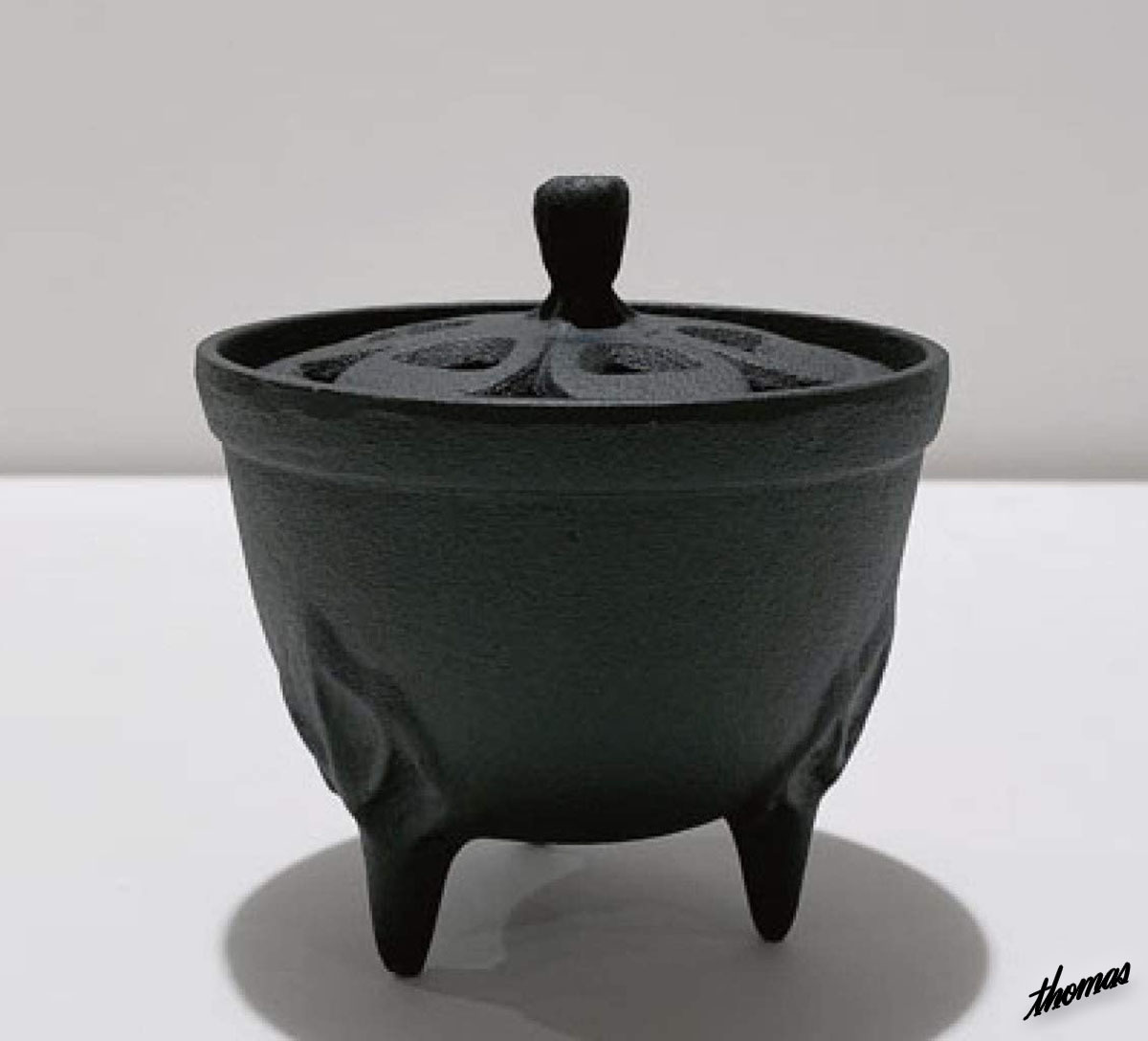 [ japanese worker . hand ... one goods ] censer cast iron made in Japan -ply thickness feeling feeling of luxury Japanese style Northern Europe manner interior antique retro relax concentration black 