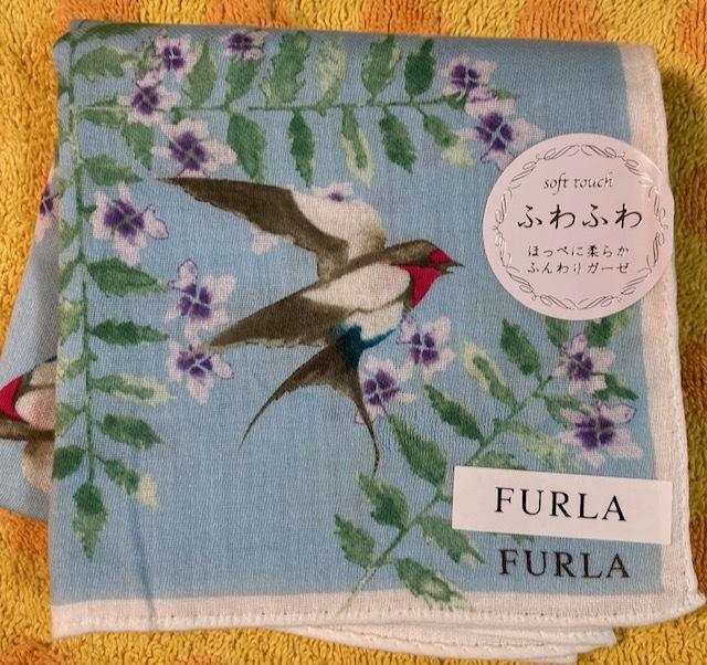 FURLA　フルラ　ガーゼハンカチ　燕お花柄_画像1