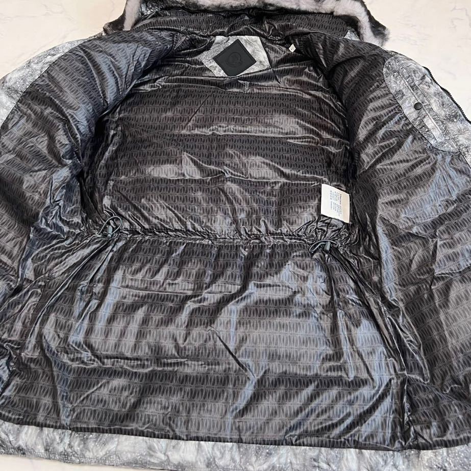 ◇未使用品◇ 本物 限定 超希少 モンクレール MONCLER W White