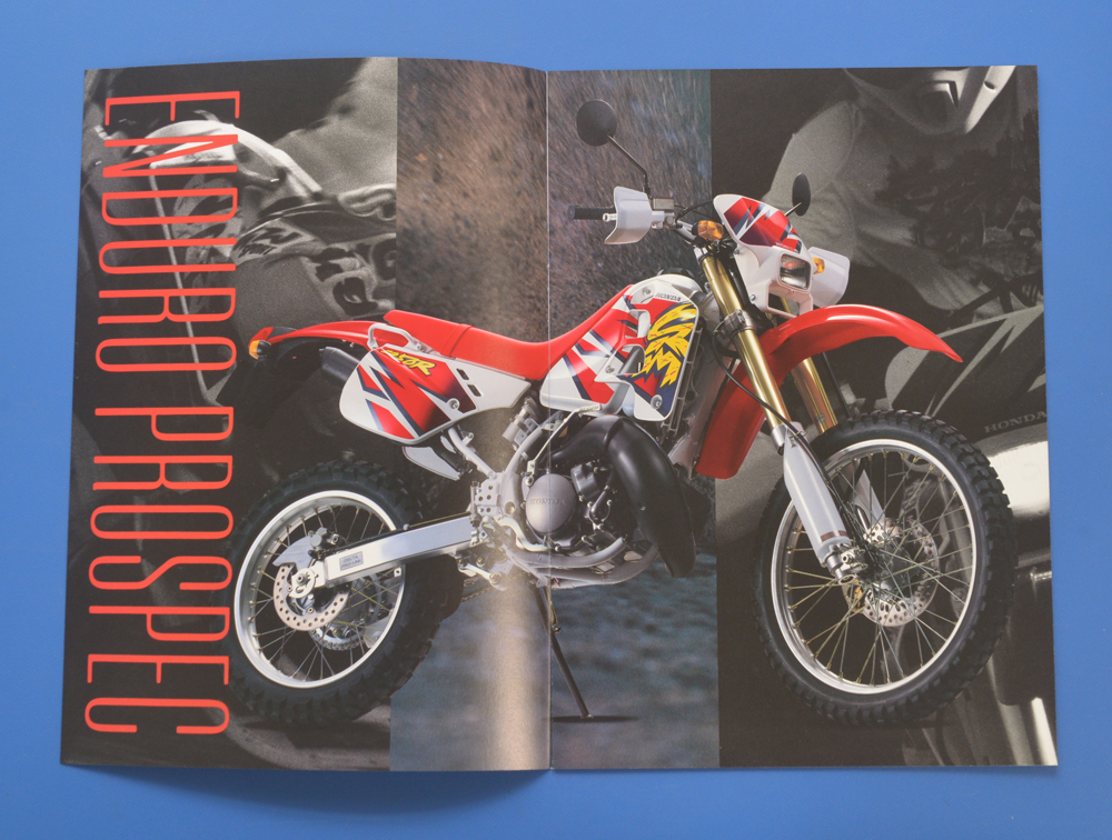 ホンダ　CRM 250R MD24　HONDA　CRM　1993年2月　バイクカタログ 　水冷2ストローク　単気筒　モトクロッサー【H-2OFF-02】_画像2