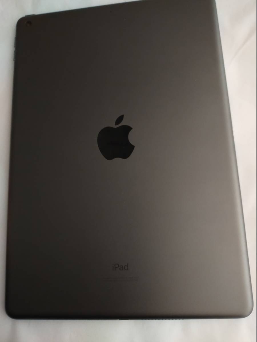 美品 iPad 第9世代 64GB 10.2インチ グレー 2021年秋版 Wi-Fi版 _画像2