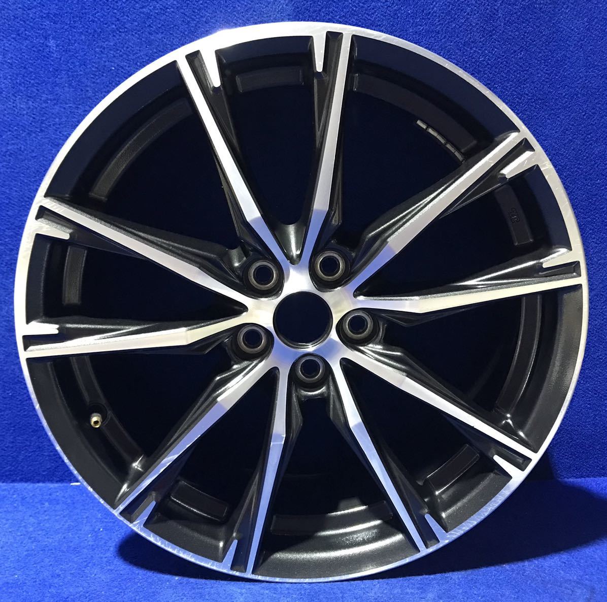 トヨタ 86＊スバル BRZ＊純正ホイール＊17x7J/オフセット+48/PCD100-5H＊1本のみ_画像1