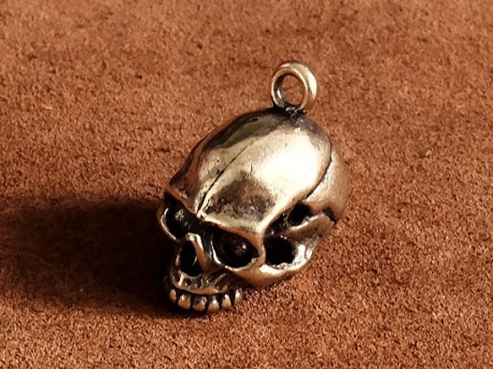  double ring attaching brass key holder ( skull ).. skeleton ...gaikotsu key ring necklace American Casual brass pendant top 