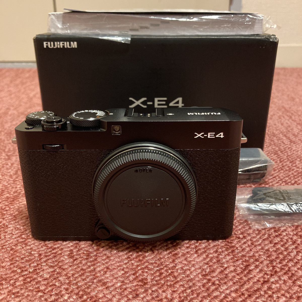 定番 たーさん専用【美品】FUJIFILM X-E4 デジタルカメラ