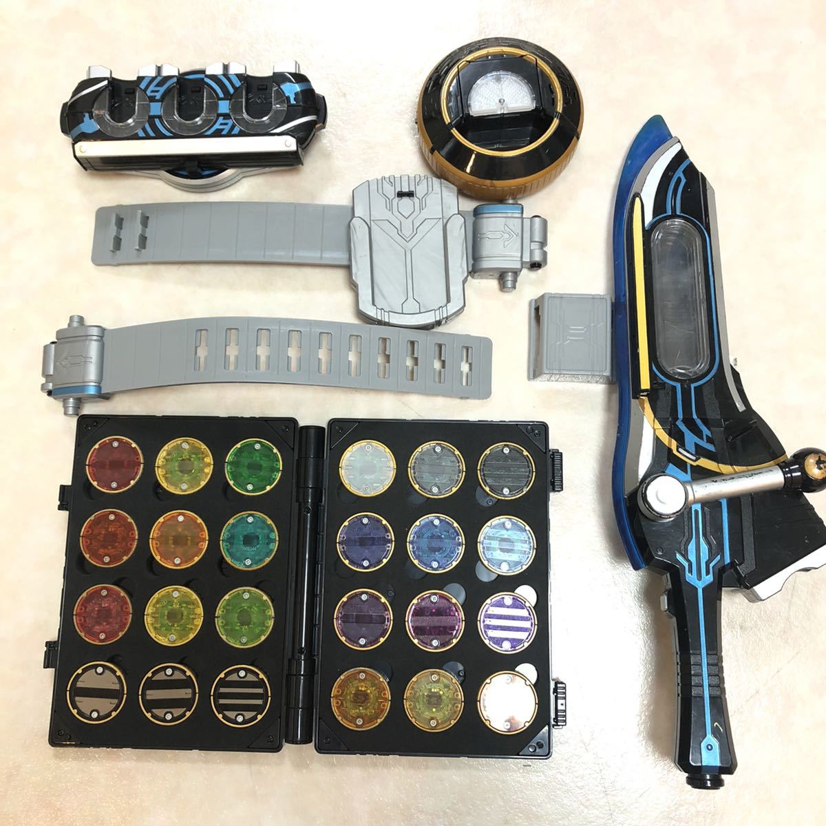 Yahoo!オークション - 1円~仮面ライダー オーズ DXオーズ Yahoo!オークション - 1円~仮面ライダー オーズ DXオーズ