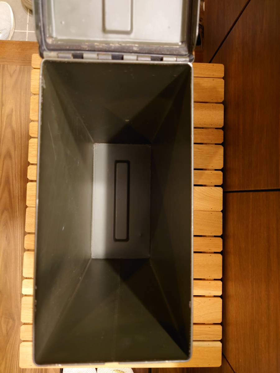 程度良好 レアサイズ 弾薬箱 本物 持ち手付 アンモボックス アンモ缶 ミリタリー 軍払下げ キャンプのゴミ箱 炭入れ 41 28 15cm キャンプ アウトドア用品 売買されたオークション情報 Yahooの商品情報をアーカイブ公開 オークファン Aucfan Com 程度良好 レアサイズ 弾薬箱 本物 持ち手付 アンモボックス アンモ缶 ミリタリー 軍払下げ キャンプのゴミ箱 炭入れ 41 28 15cm キャンプ アウトドア用品 売買されたオークション情報 Yahooの商品情報をアーカイブ公開 オークファン Aucfan Com