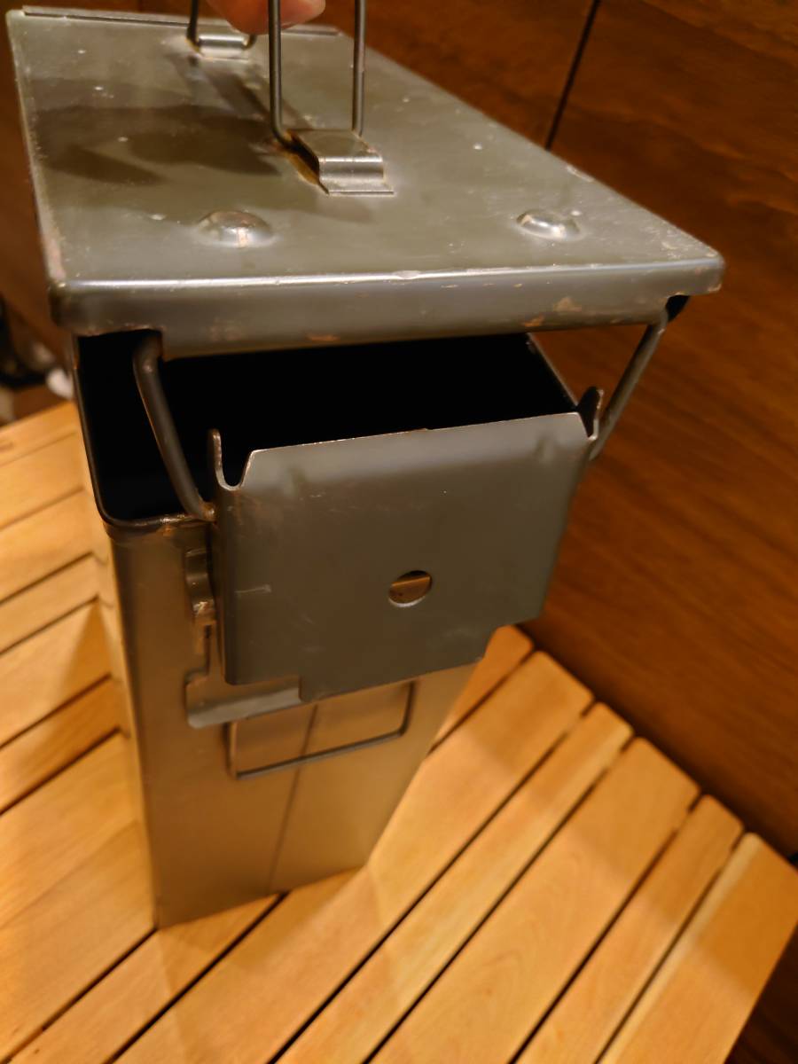 程度良好 レアサイズ 弾薬箱 本物 持ち手付 アンモボックス アンモ缶 ミリタリー 軍払下げ キャンプのゴミ箱 炭入れ 41 28 15cm キャンプ アウトドア用品 売買されたオークション情報 Yahooの商品情報をアーカイブ公開 オークファン Aucfan Com 程度良好 レアサイズ 弾薬箱 本物 持ち手付 アンモボックス アンモ缶 ミリタリー 軍払下げ キャンプのゴミ箱 炭入れ 41 28 15cm キャンプ アウトドア用品 売買されたオークション情報 Yahooの商品情報をアーカイブ公開 オークファン Aucfan Com