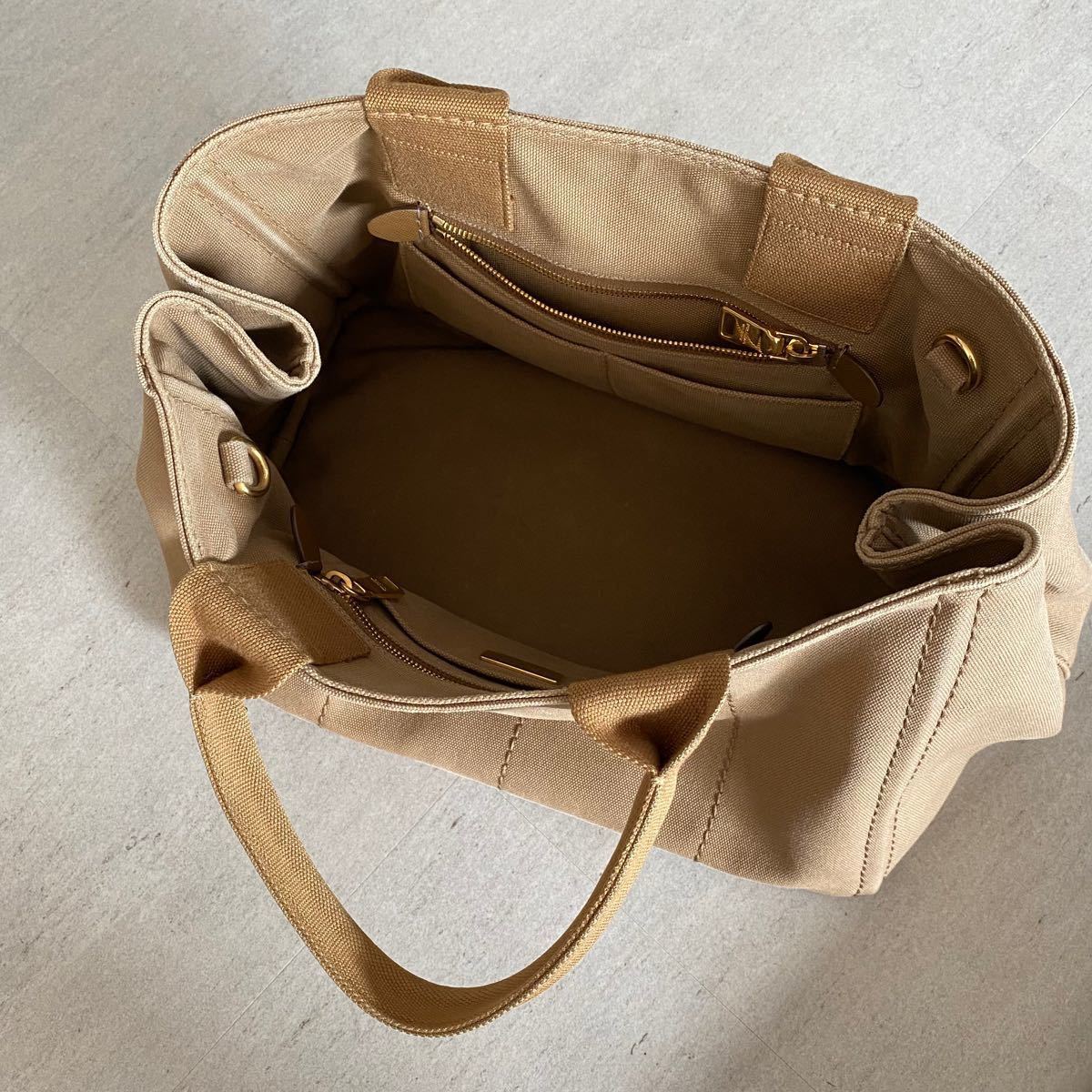 PRADA プラダ カナパMサイズ ベージュ ショルダーストラップ付き
